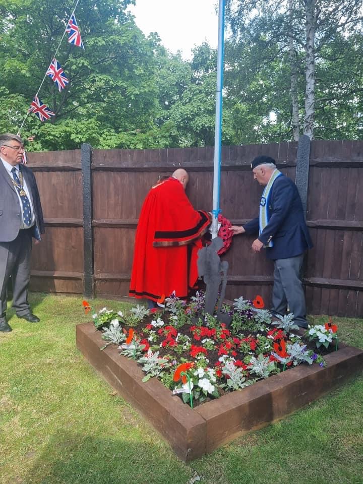 Magnificent - Military Lodge members in attendance at the Sidcup Service of Gratitude 8 A photograph of the laying of wreaths in the garden of the United Services Club, Sidcup