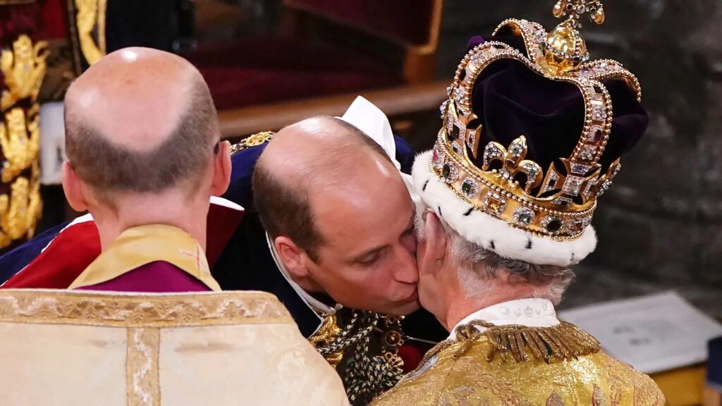 The Majestic and Sensational Coronation in Pictures - GSTK 12 Prince William swears allegiance to the King by kissing his father